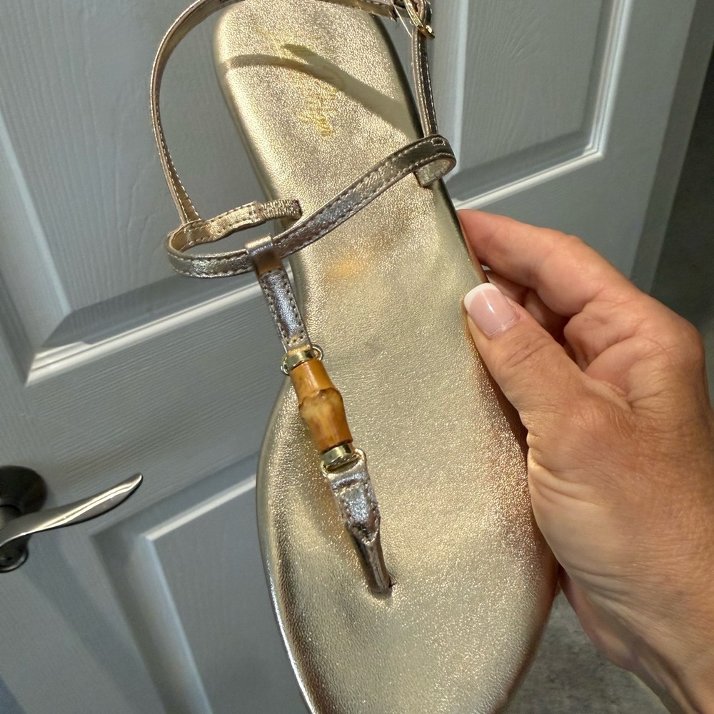 ⭐️ LIKE NEW! Lilly Pulitzer Gold Women's T-Strap Sandals